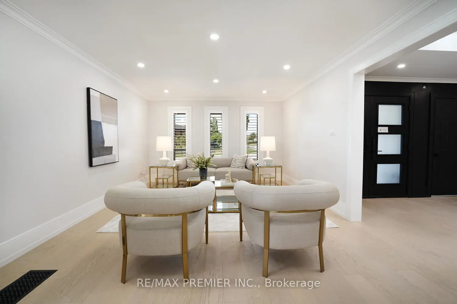 157 Jeanne Drive photo 4