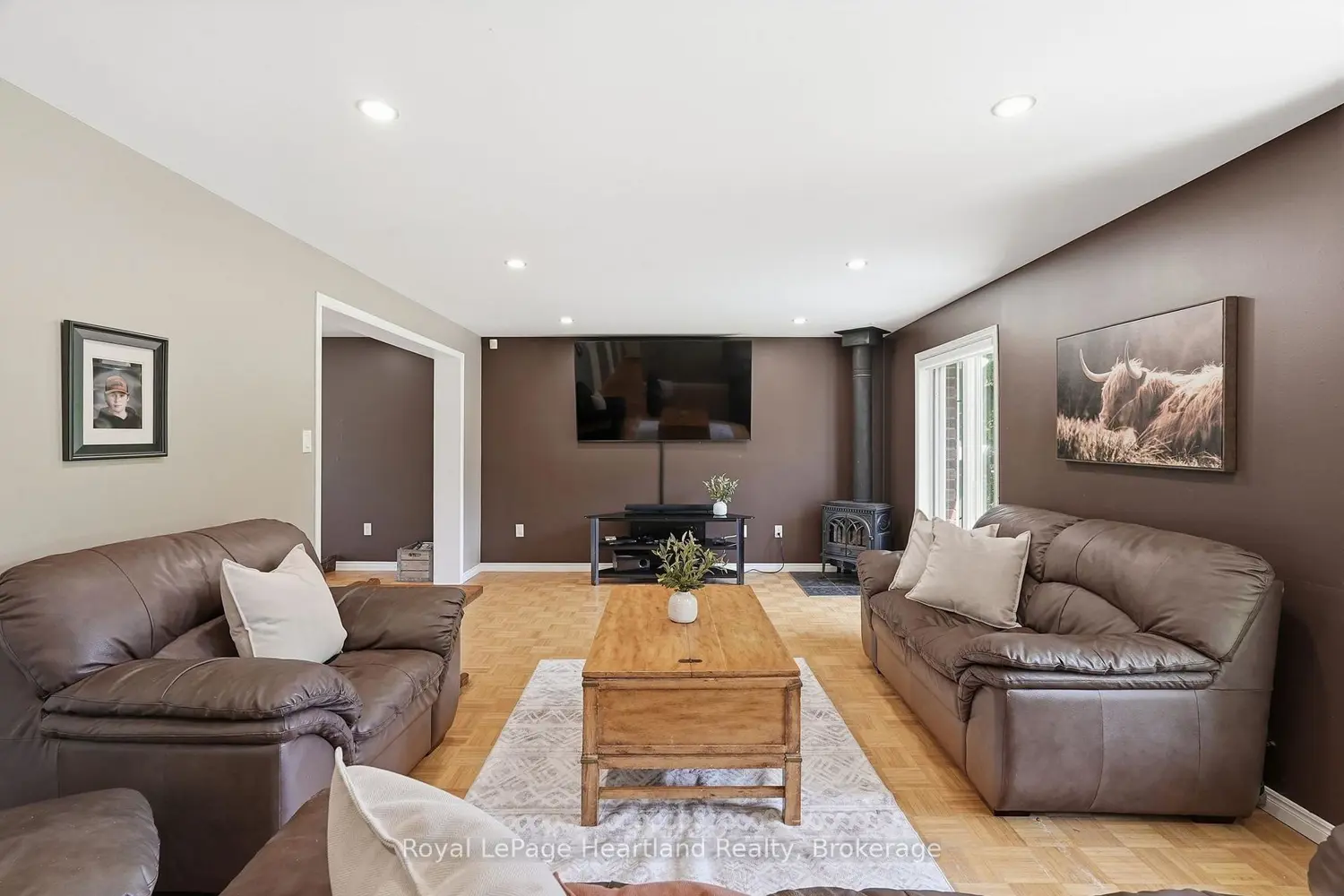 1041 Howick Street photo 3