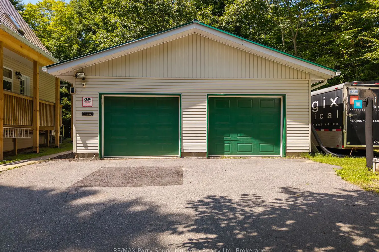 113 Bayview Drive photo 2