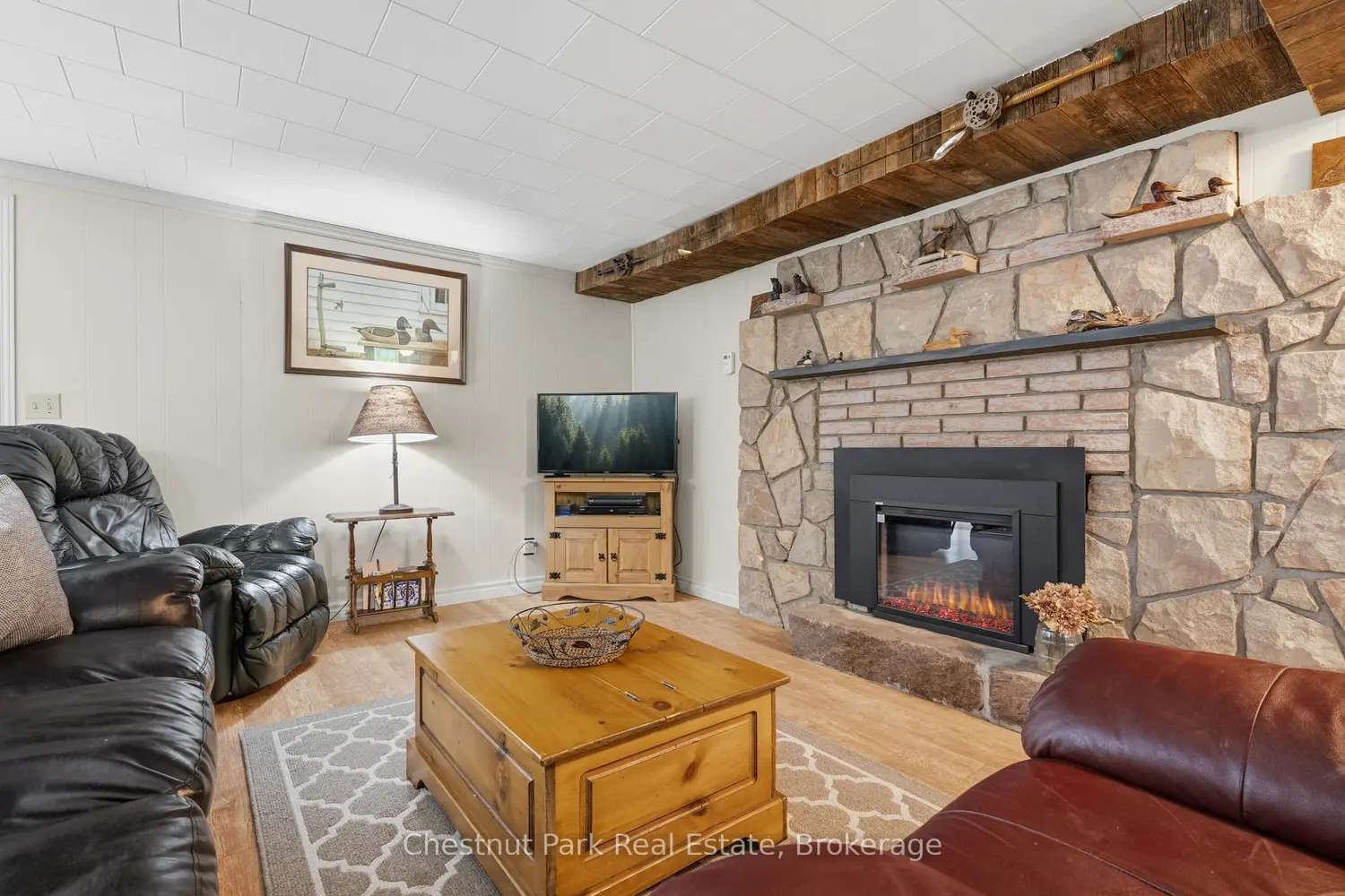 379 Gables Road photo 4