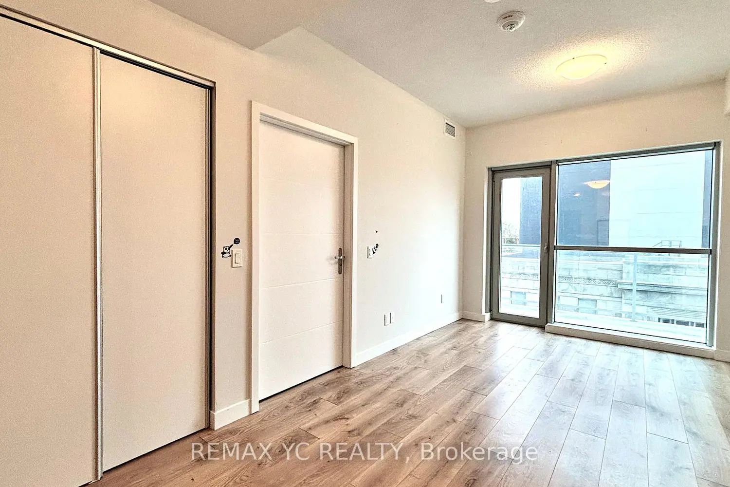 60 Frederick Street 405 photo 3