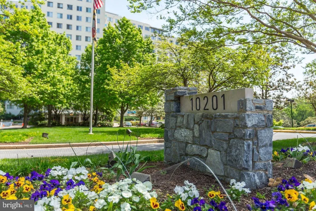 10201 Grosvenor Place Unit 1222, Rockville, MD 20852