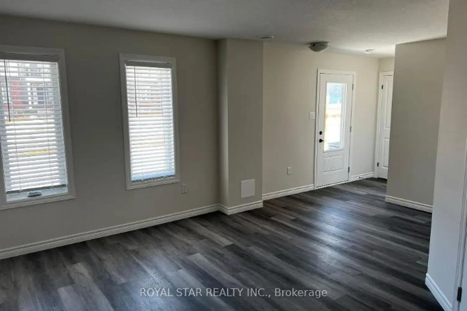 2529 Meadowlands Way 32 photo 2