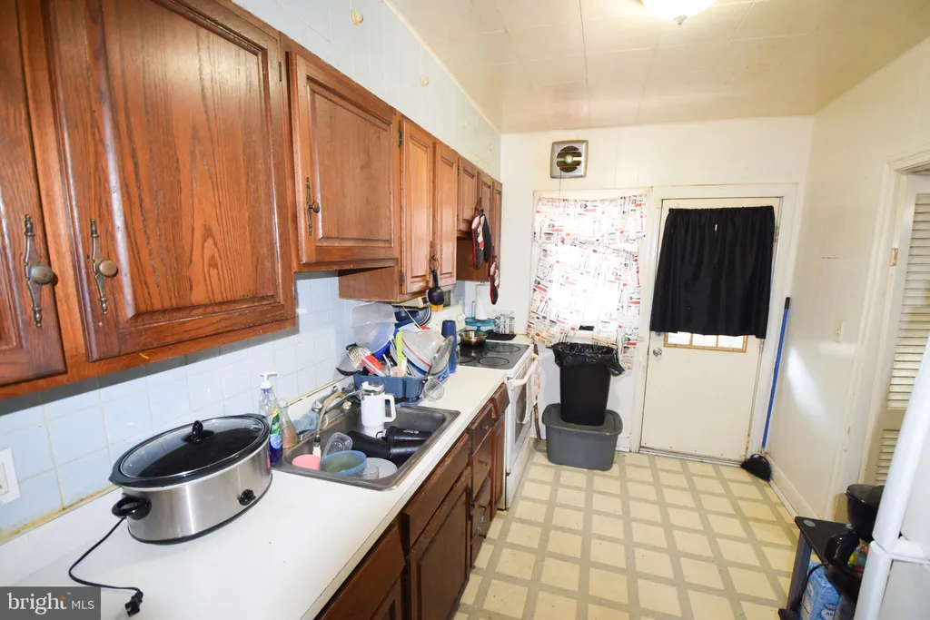 2422 Keyway, Dundalk, MD 21222 photo 4