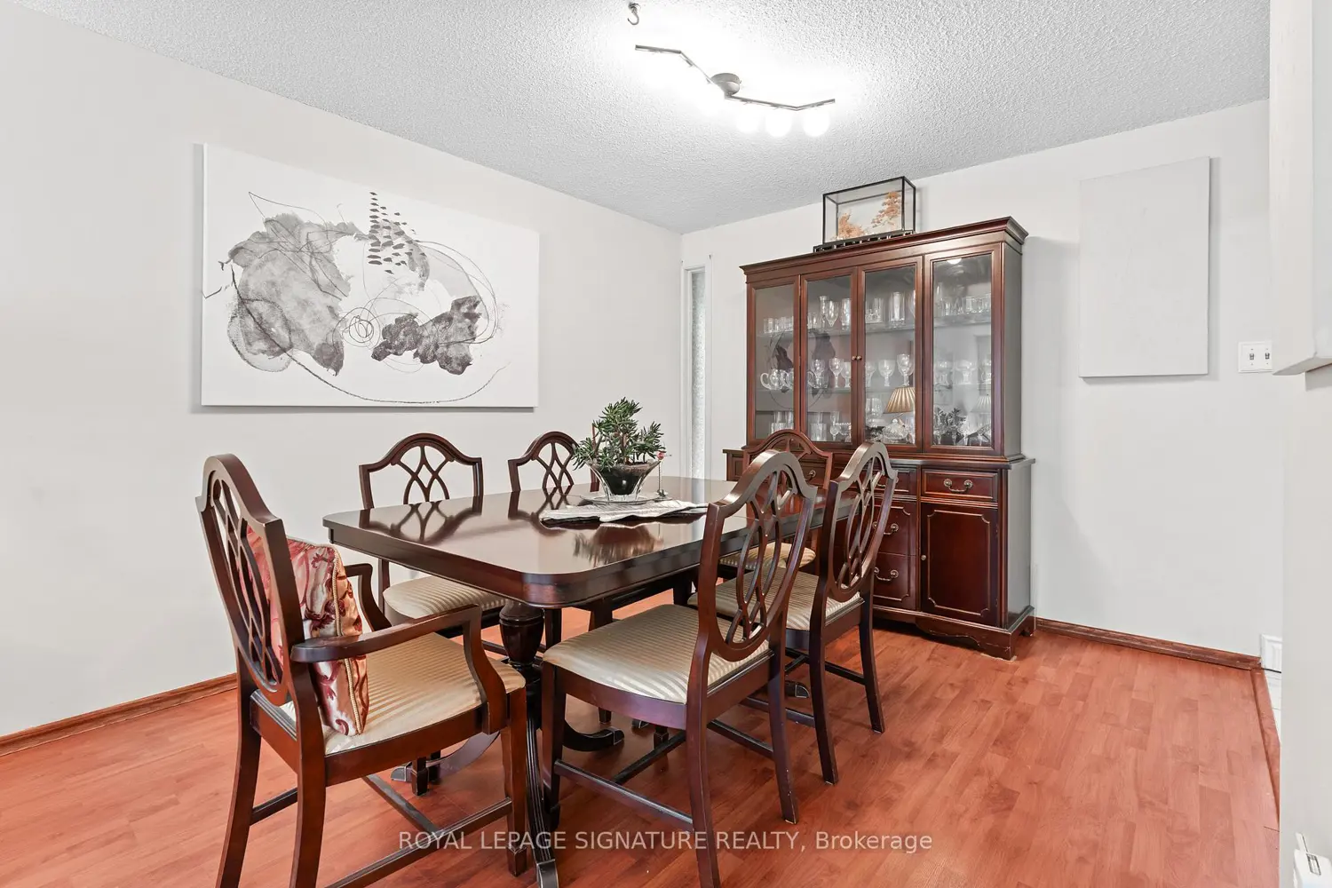 20 Melva Crescent photo 4