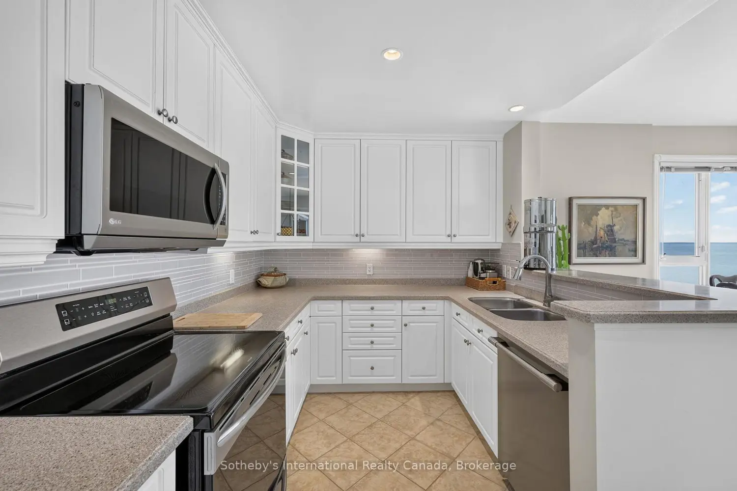 541 Mariners Way photo 5