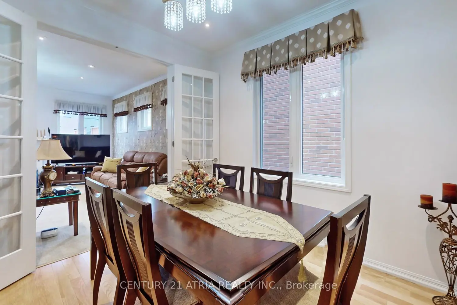 69 Diamond Jubilee Drive photo 2