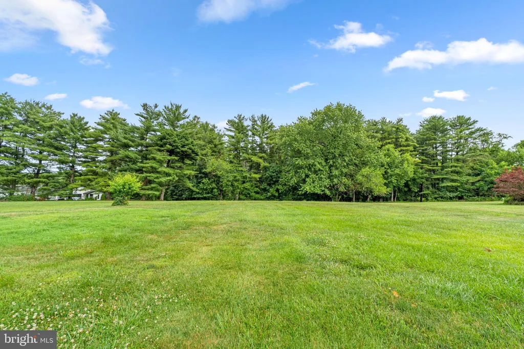 557 Oak Tree Road, Westminster, MD 21157