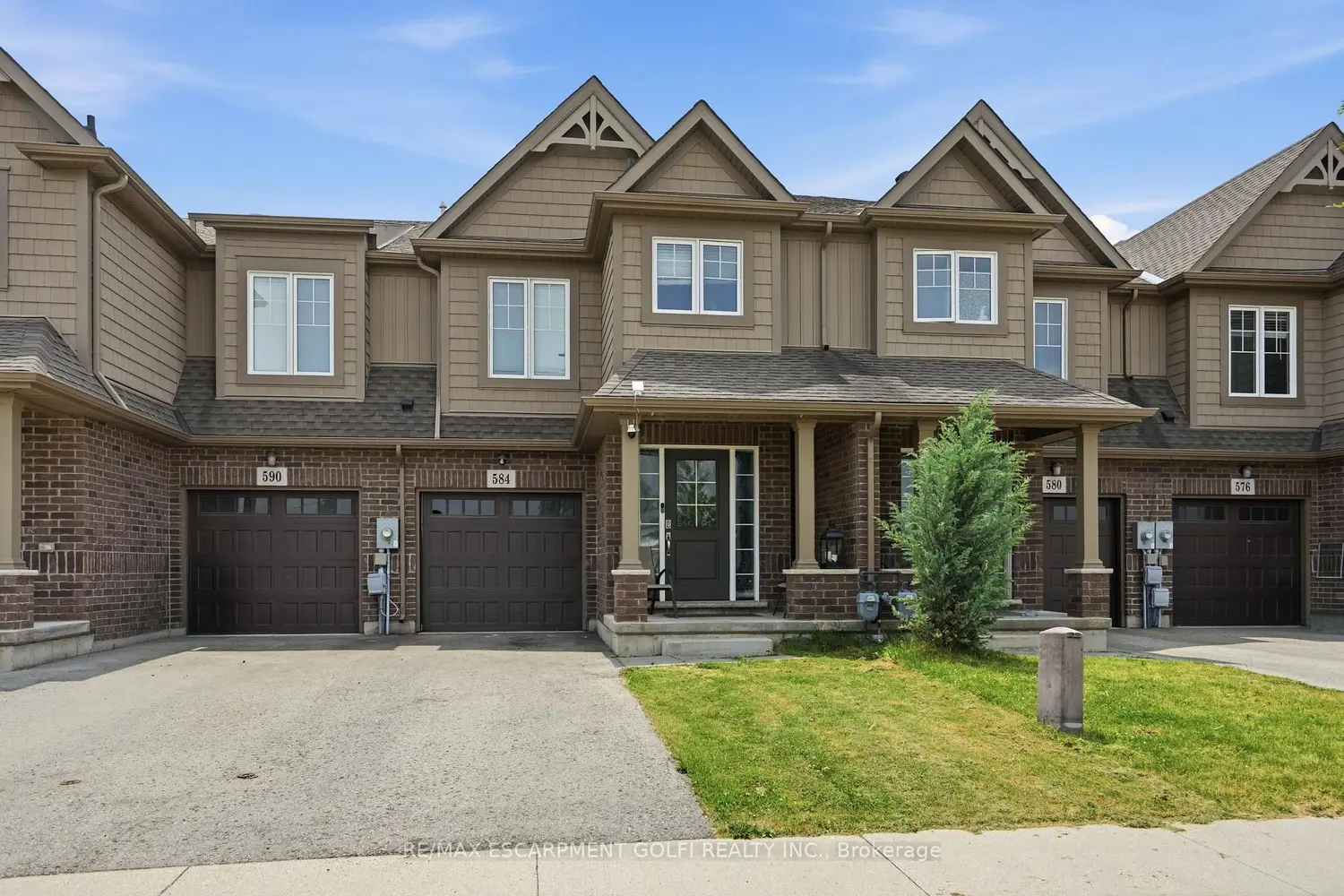 584 Julia Drive photo 2