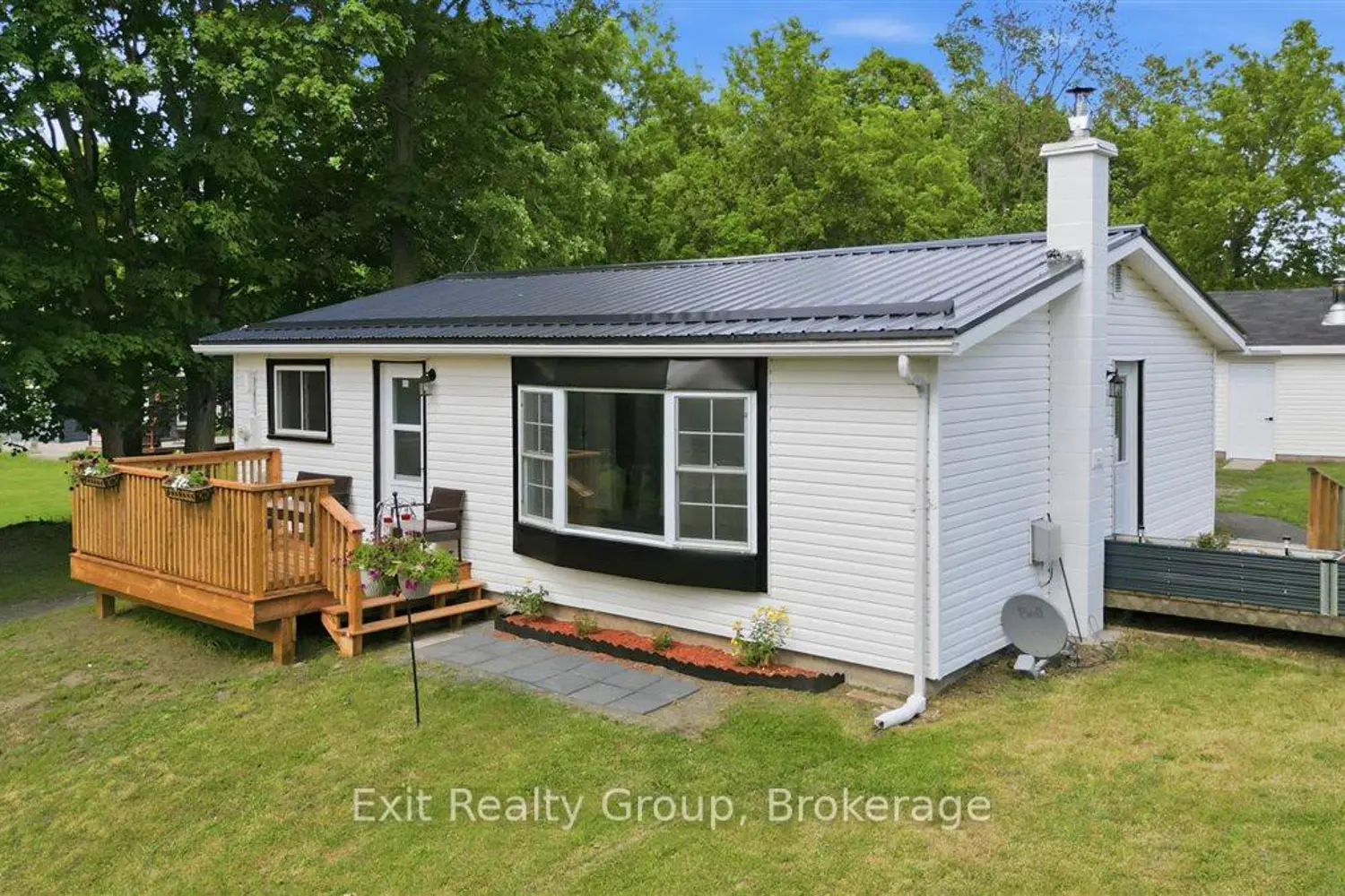 4826 Stirling-Marmora Road photo 2