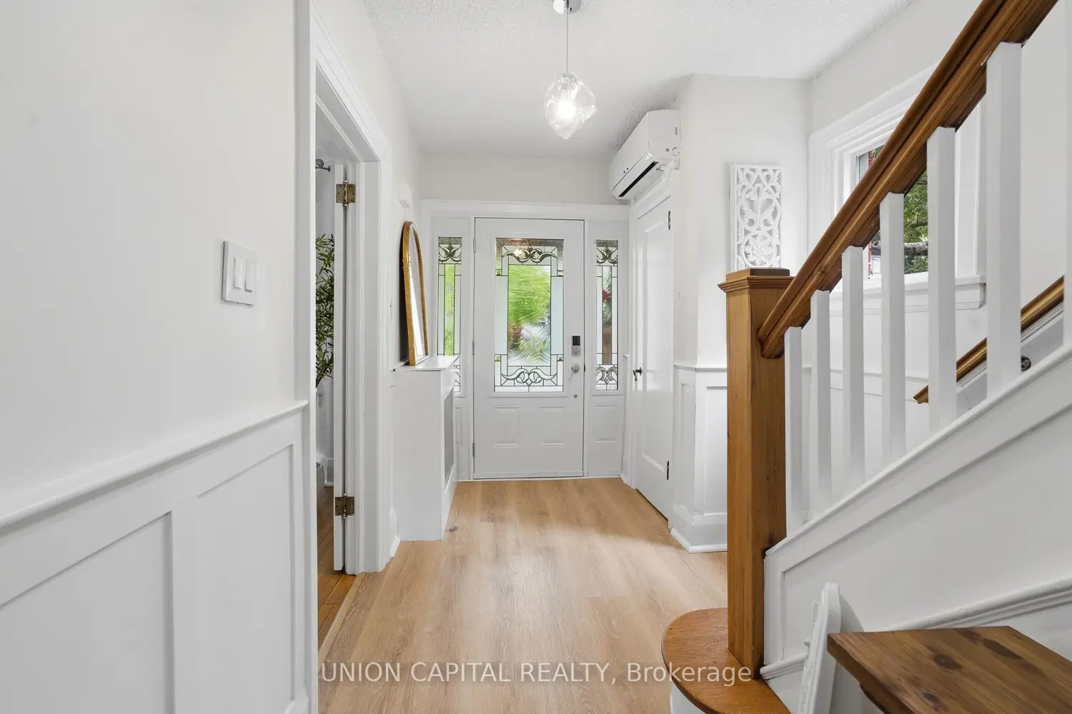 73 Florence Avenue photo 4
