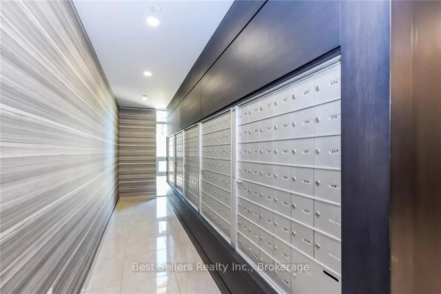 125 Shoreview Place 208 photo 4