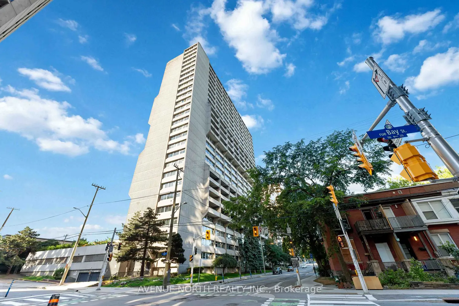 500 Laurier Avenue 908 photo 2