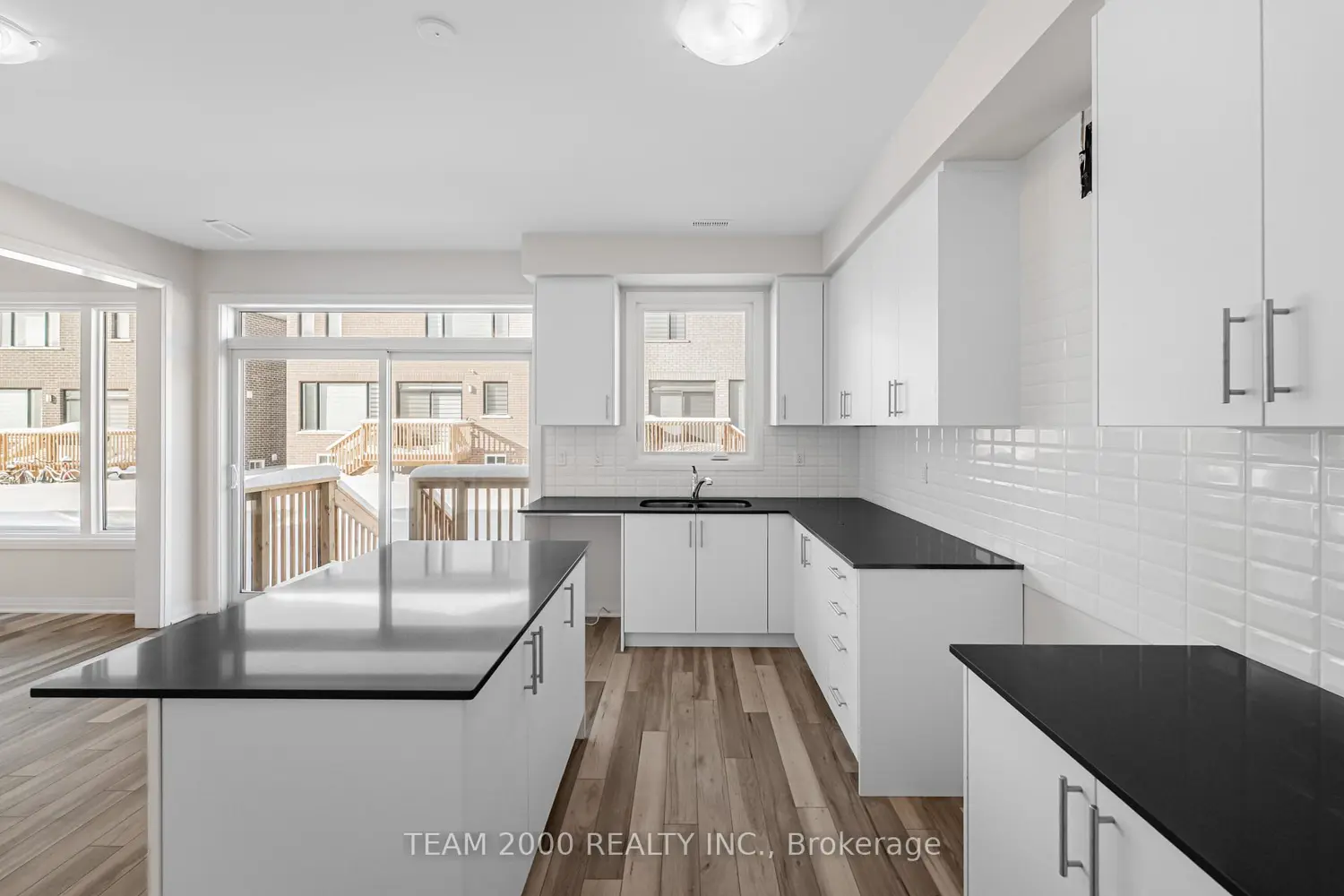 22 Tyler Avenue photo 3