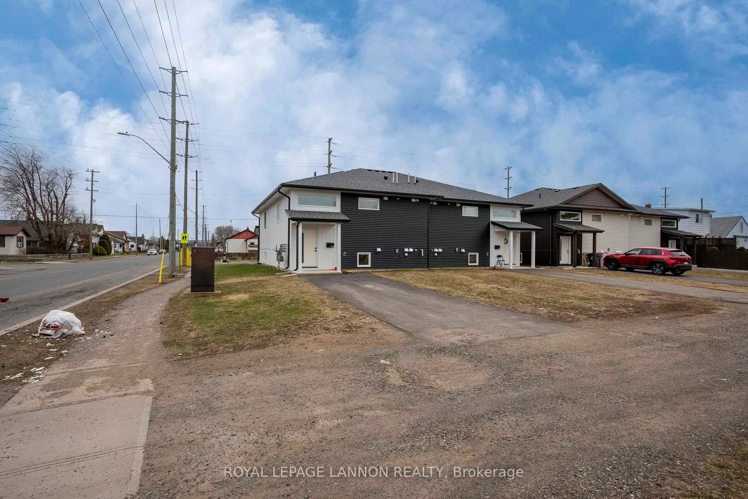 401 Empire Avenue photo 2