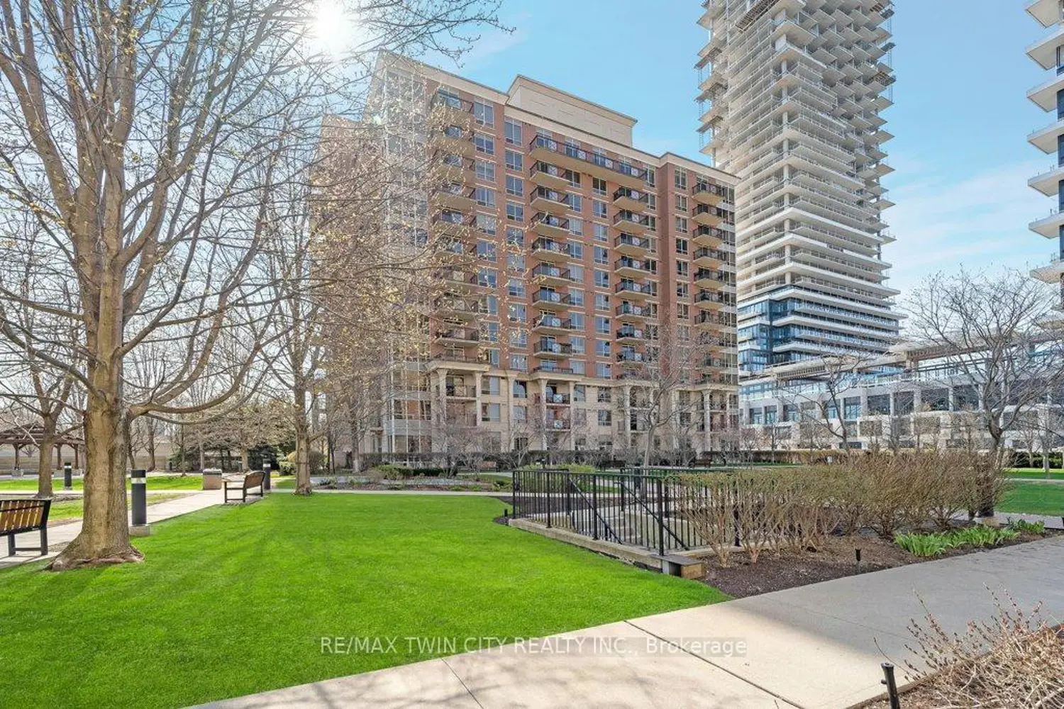 1103 Leslie Street 701