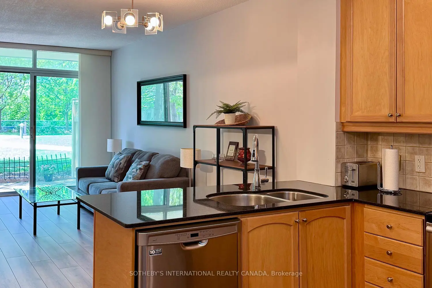 70 Absolute Avenue 306 photo 3