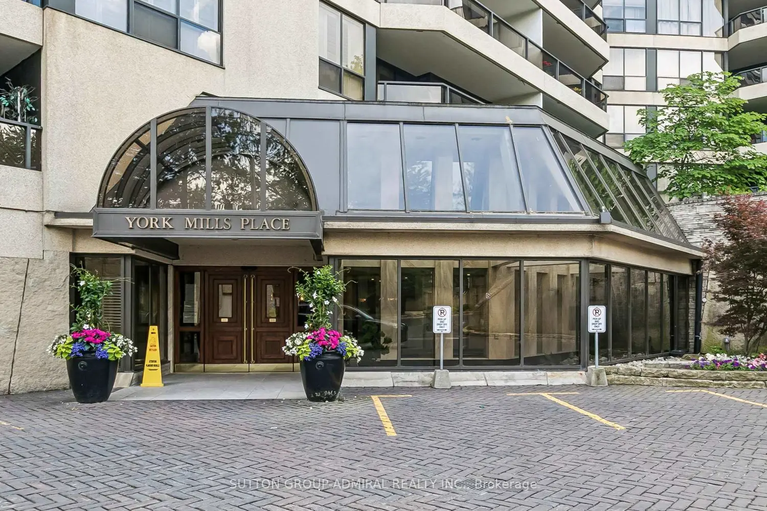 3900 Yonge Street 301