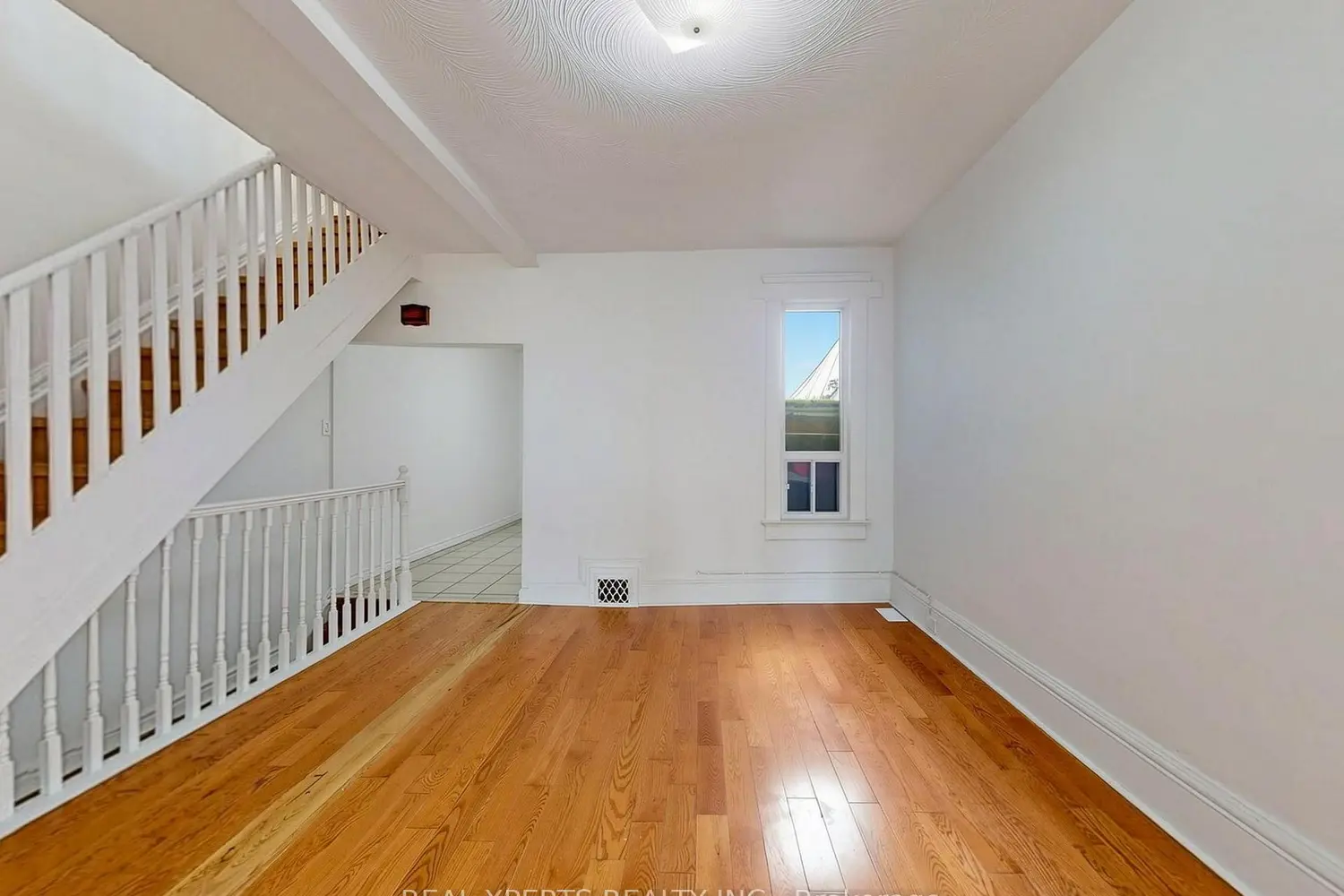 52 Laughton Avenue photo 5