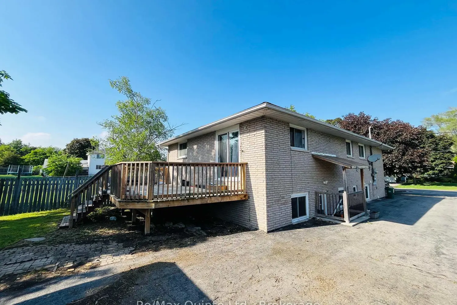 10 Shamrock Road photo 2