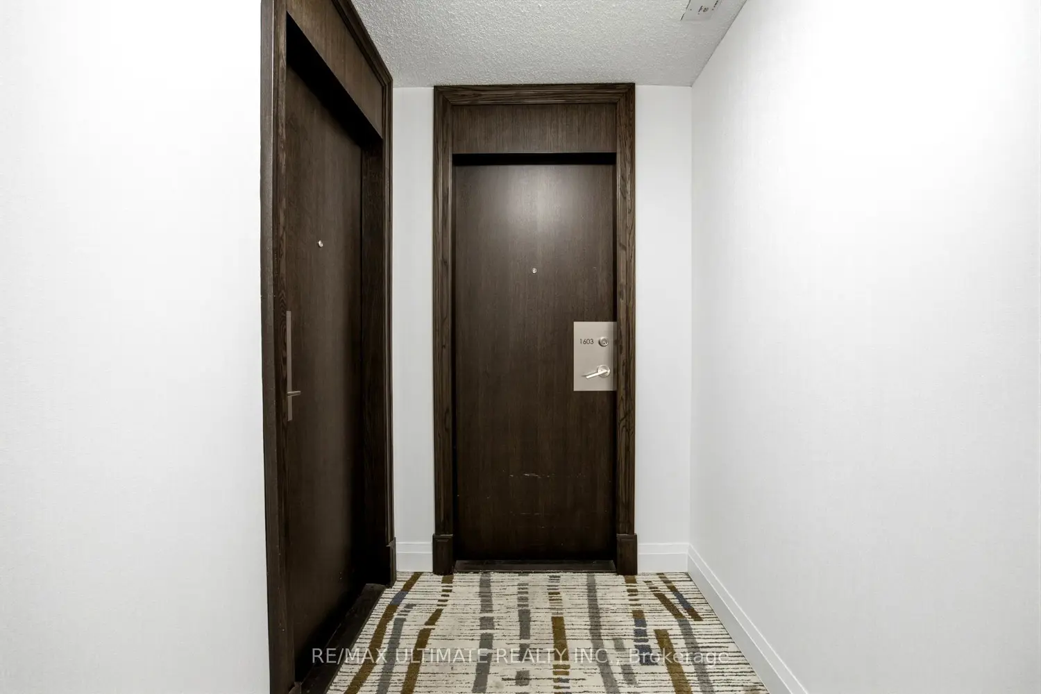 3 Michael Power Place 1603 photo 3