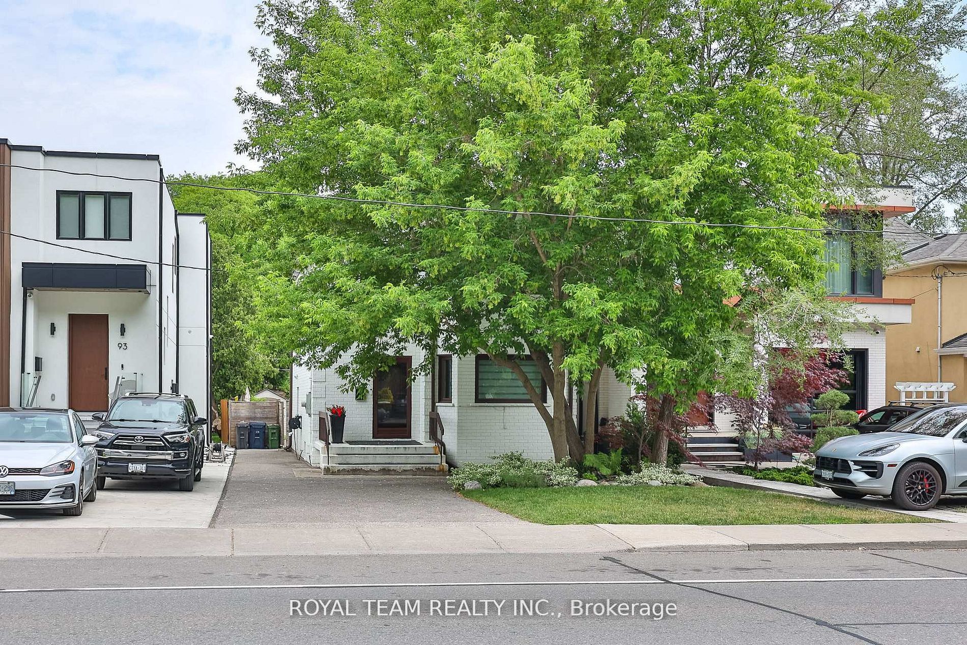 91 South Kingsway Way, Toronto, ON, M6S 3T4