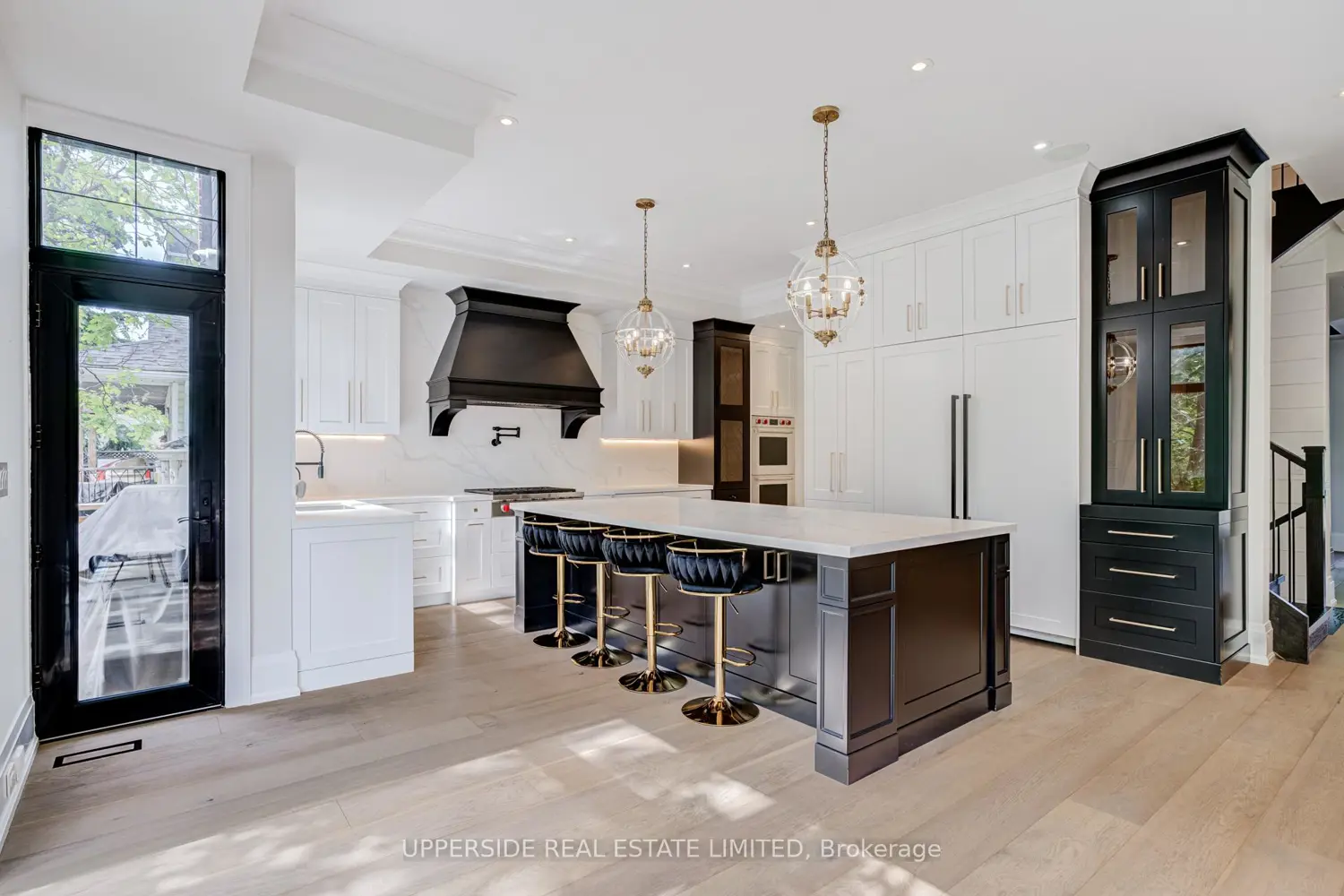 152 Wells Street photo 2
