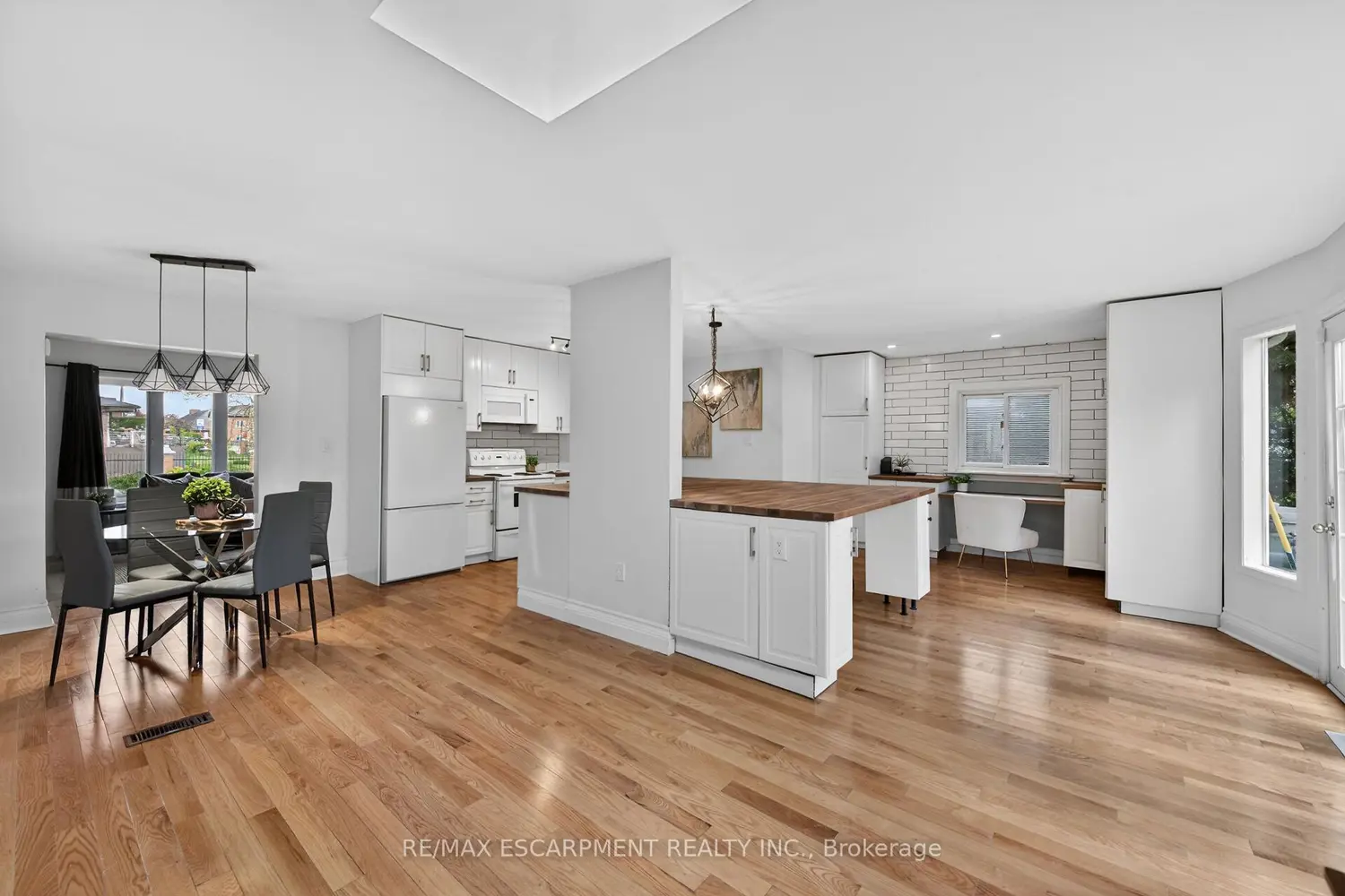 167 Darlington Drive photo 2
