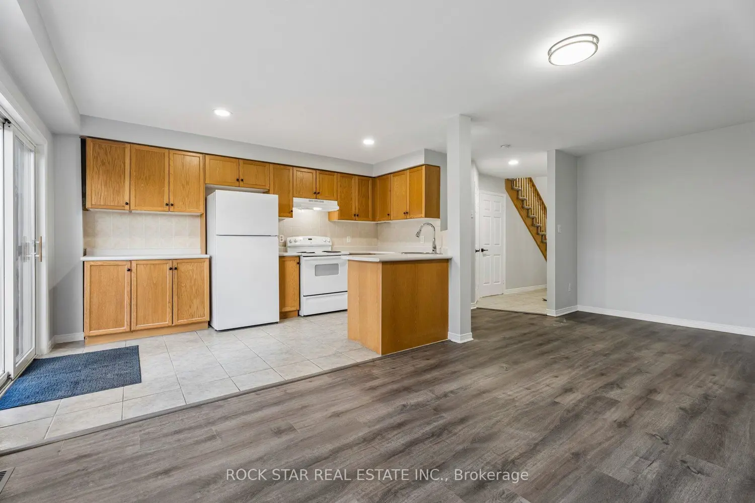 1860 Upper Gage Avenue 3 photo 4