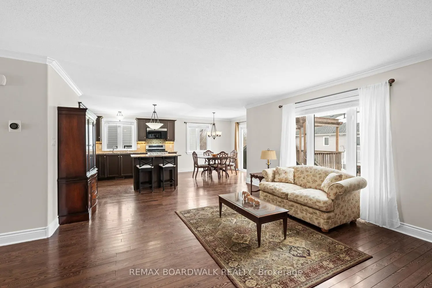 110 Templeton Court photo 2