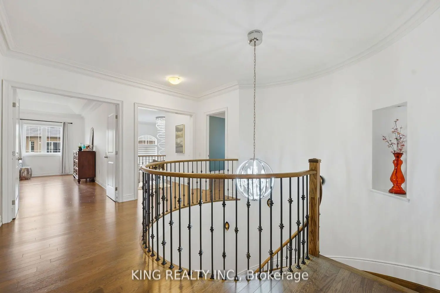 76 Chesney Crescent photo 4