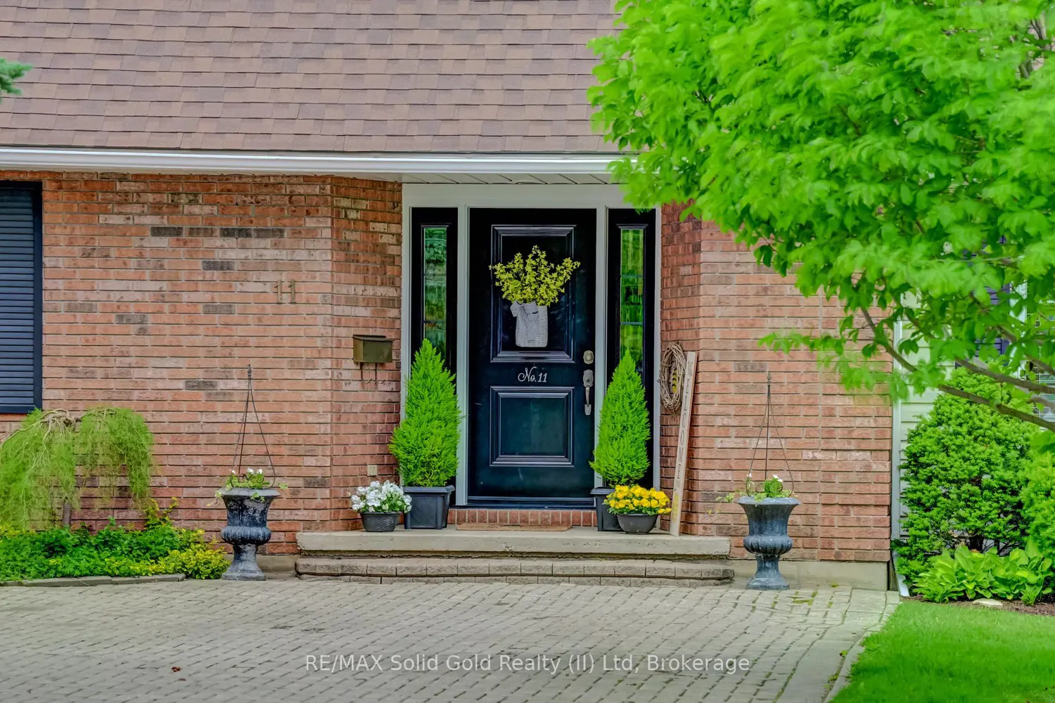 11 Lorraine Drive photo 2