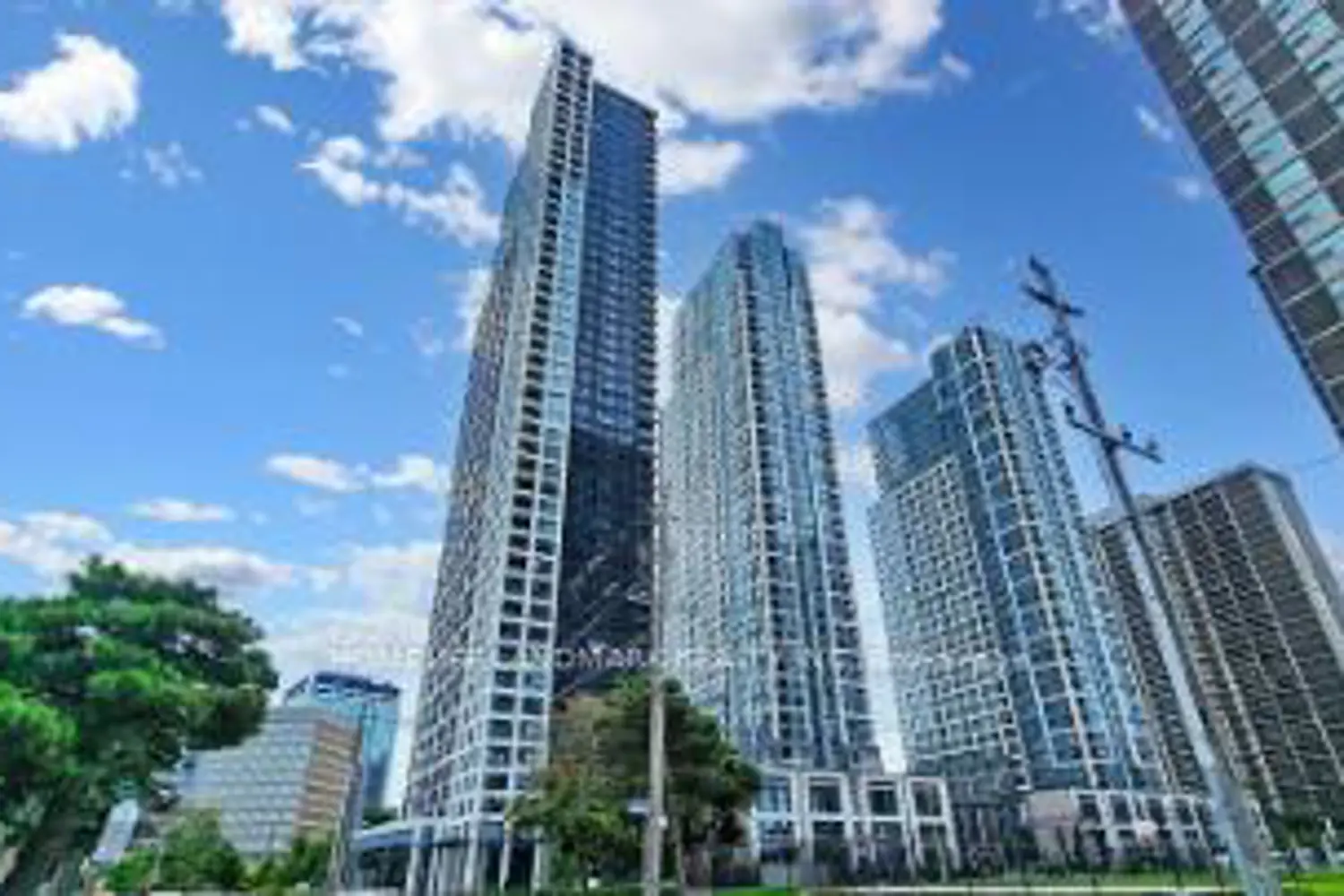 5 Mabelle Avenue 3832