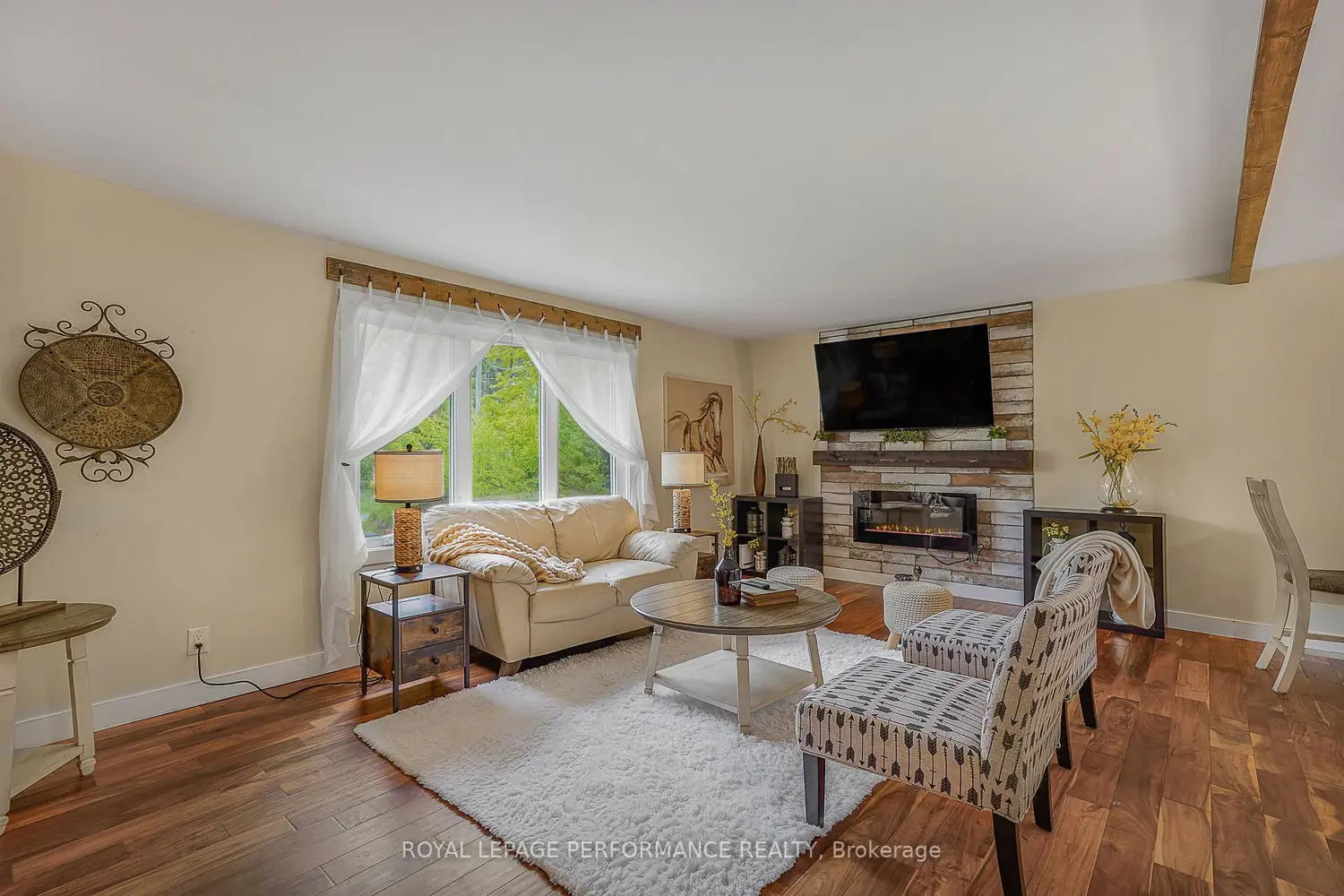 1420 Lacroix Road photo 5
