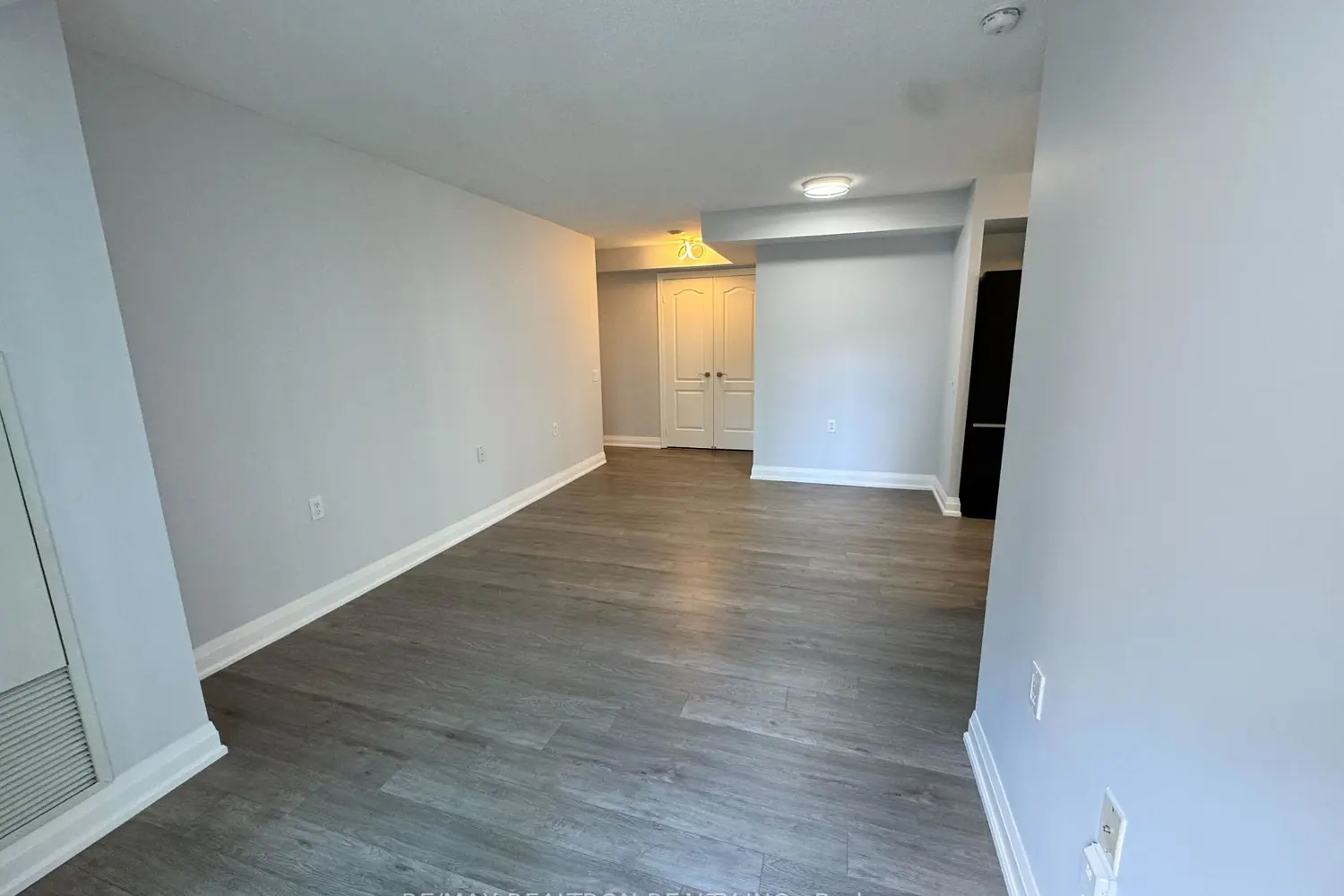 21 Hillcrest Avenue 305 photo 4