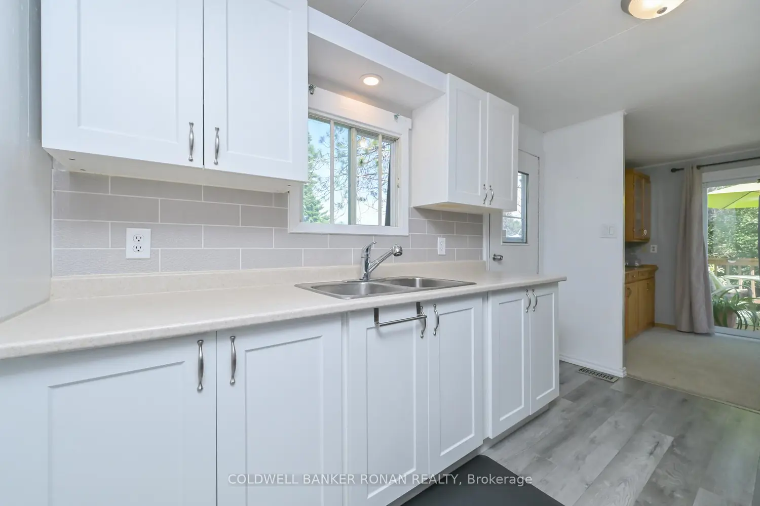 13 Hawthorne Drive photo 5