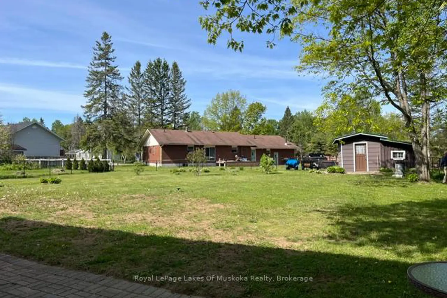 25 Fitz Avenue photo 3