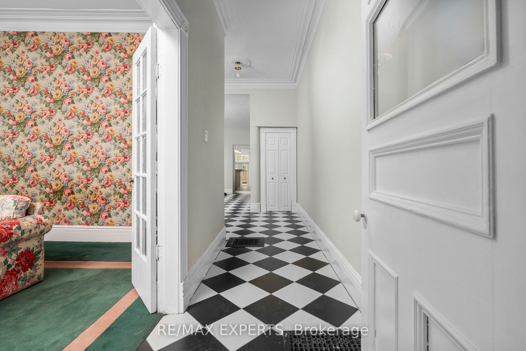 382 Bathurst Street, Toronto, ON, M5T 2S6 photo 4