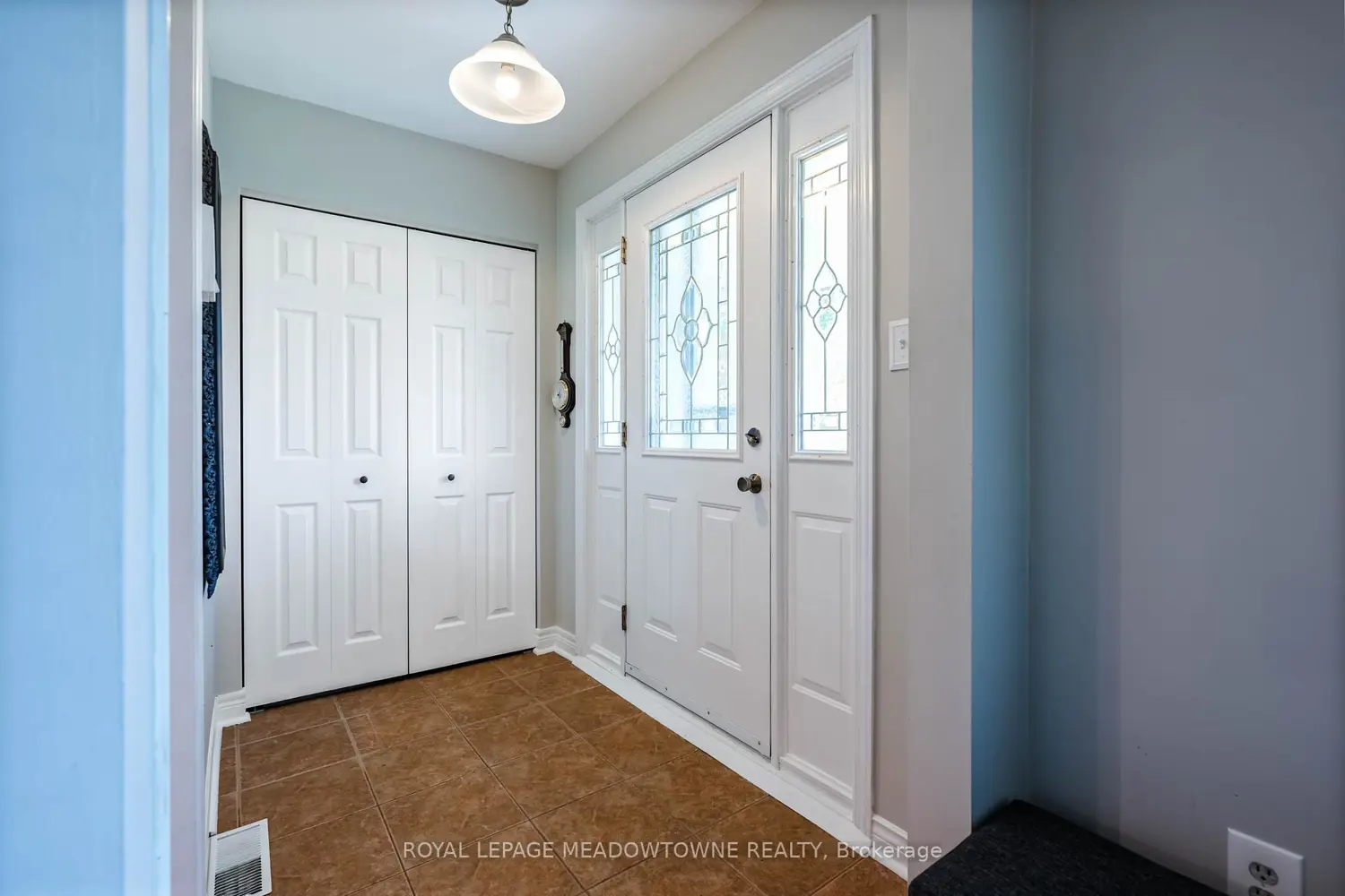 28 Algoma Drive photo 2
