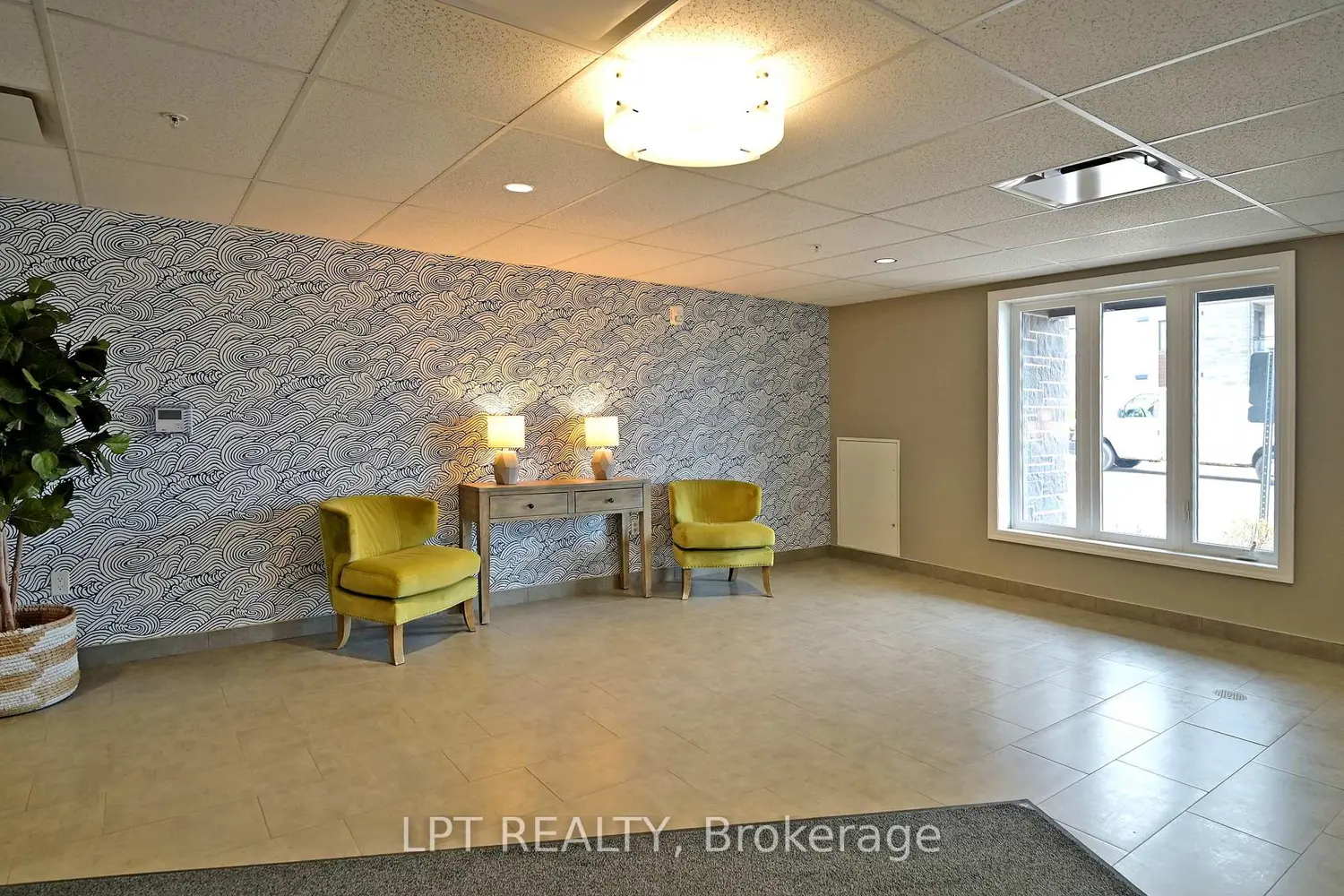 104 Summit Ridge Drive 302
