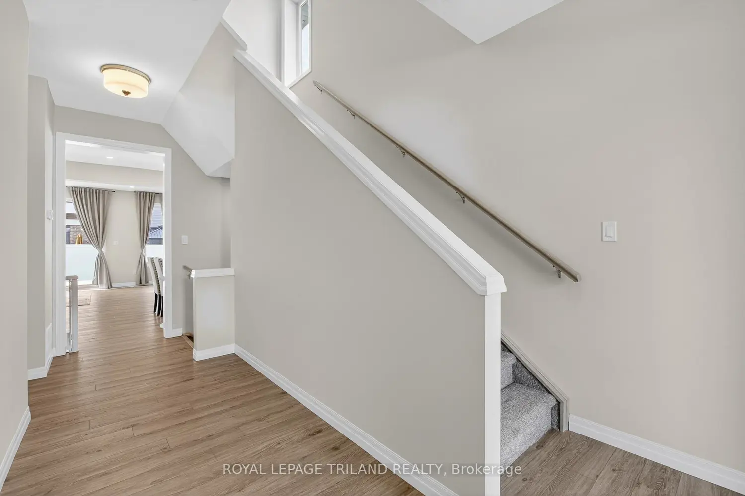 102 Cortland Terrace photo 4