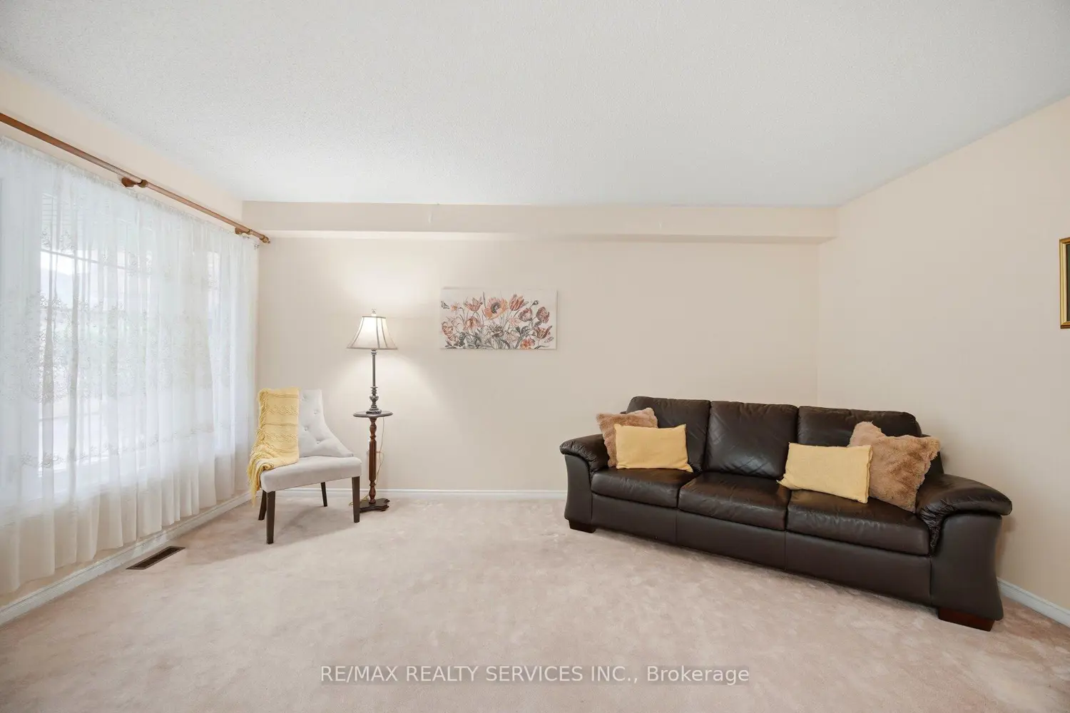 93 Seclusion Crescent photo 4