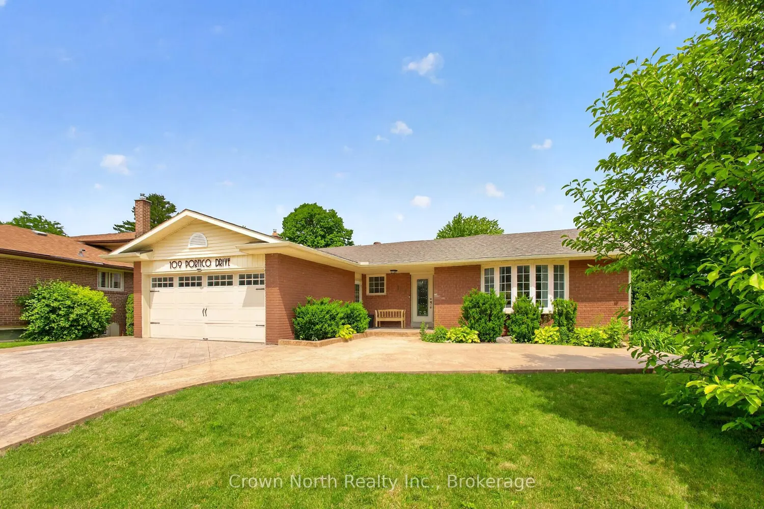 109 Portico Drive photo 2