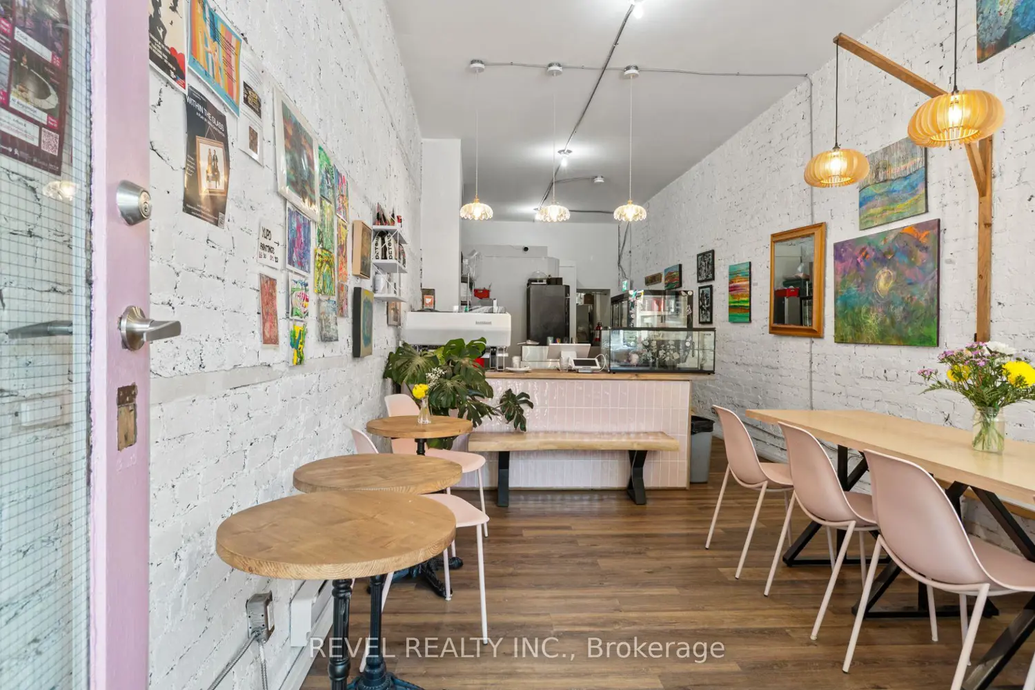 334 James Street photo 2