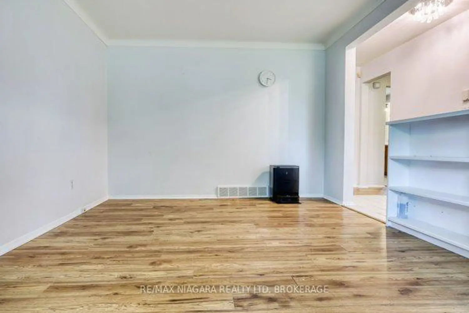 80 Pearce Avenue photo 3