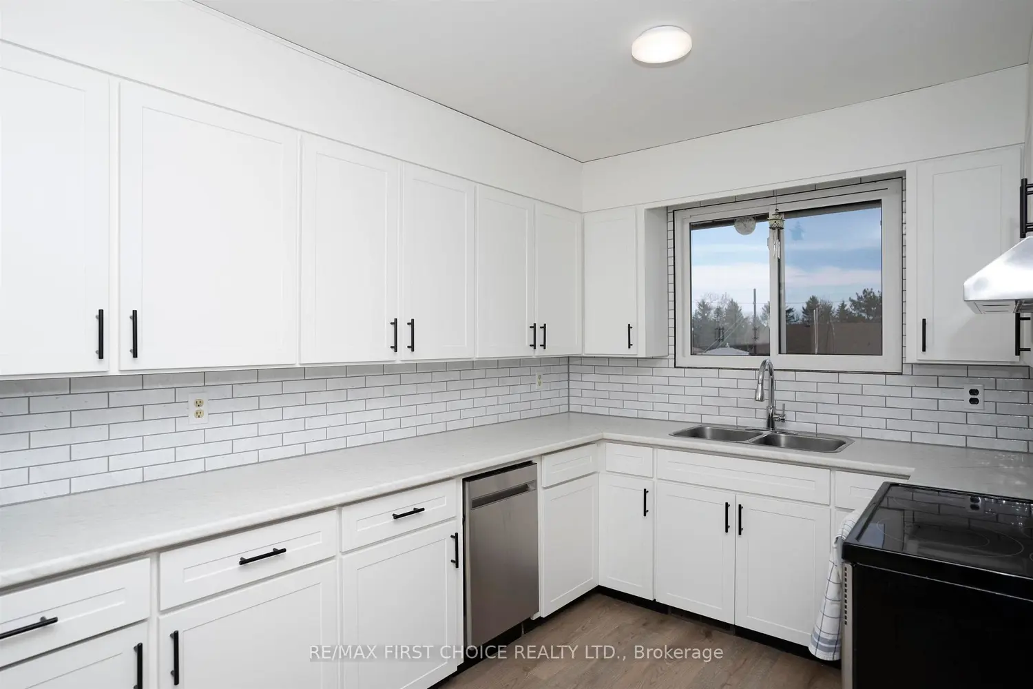 435 Dublin Avenue photo 4