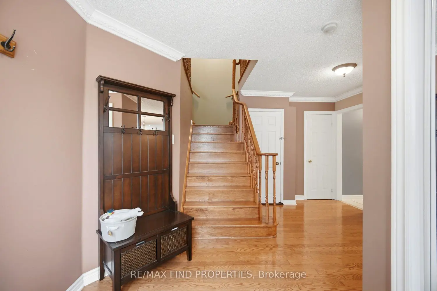 2 Summerdale Crescent photo 2
