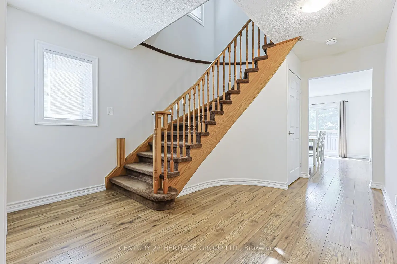 222 Forsyth Road photo 3