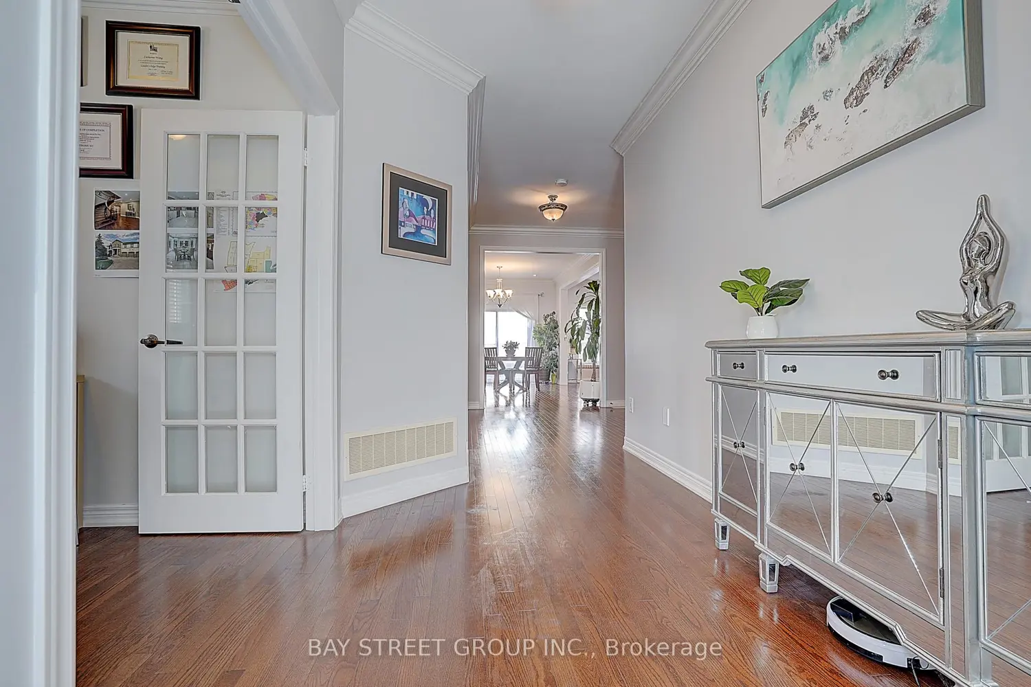 90 Gable Avenue photo 2
