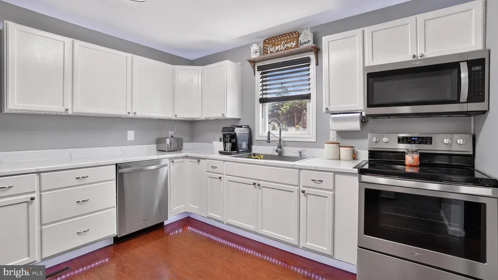 102 Sycamore Road, Baltimore, MD 21226 photo 3